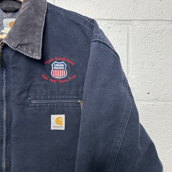 Vintage Carhartt Blanket-Lined Detroit Jacket “Dark Navy” - Picture 3 of 9